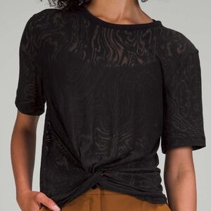 Lululemon Crescent Tee Veil